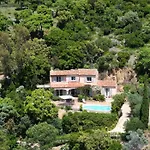 Les Santons Vue Panoramique Golfe De Saint Tropez 4 Etoiles فيلة *