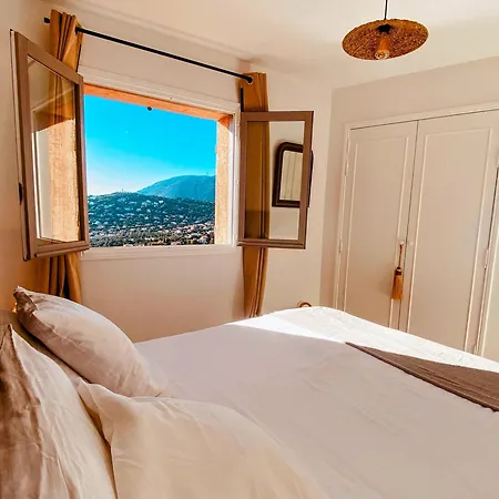 Les Santons Vue Panoramique Golfe De Saint Tropez 4 étoiles Villa