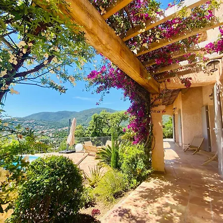 Les Santons Vue Panoramique Golfe De Saint Tropez 4 Etoiles فيلة