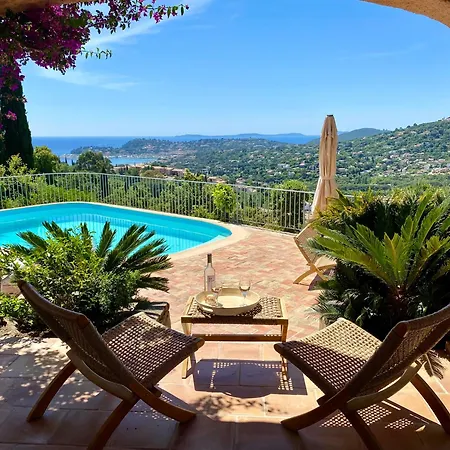Les Santons Vue Panoramique Golfe De Saint Tropez 4 Etoiles *