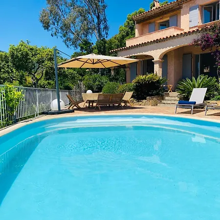 Les Santons Vue Panoramique Golfe De Saint Tropez 4 Etoiles Villa *