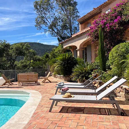 Les Santons Vue Panoramique Golfe De Saint Tropez 4 Etoiles *