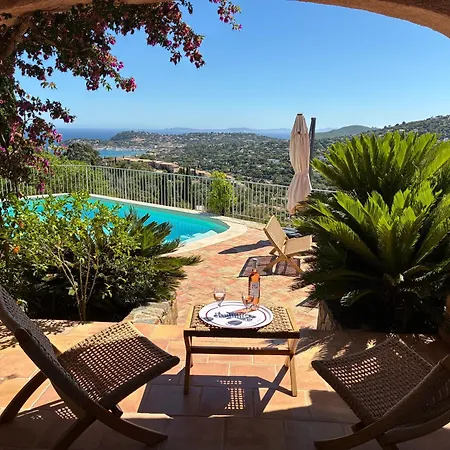 빌라 Les Santons Vue Panoramique Golfe De Saint Tropez 4 Etoiles *