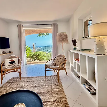 Les Santons Vue Panoramique Golfe De Saint Tropez 4 Etoiles *
